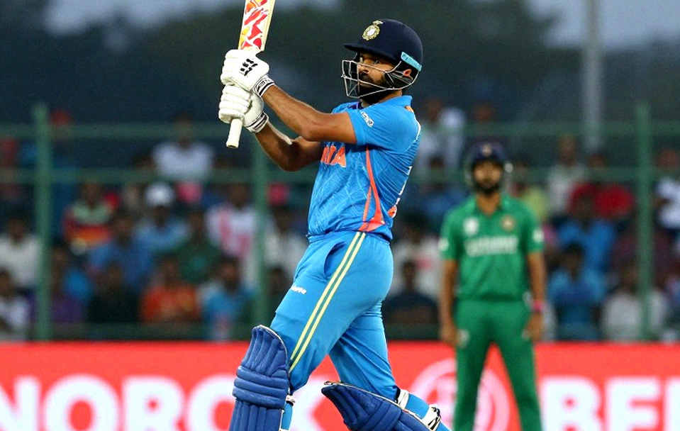 शारजाह में तीन रातें, और स्क्वाड लिस्ट से गायब एक नाम शारजाह में तीन रातें, और स्क्वाड लिस्ट से गायब एक नाम